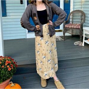 Vintage ankle length skirt!